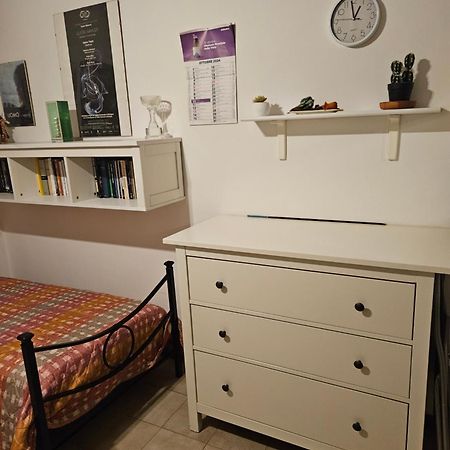 Stanza In Appartamento Privato Zona San Vitale Bologna Exteriör bild