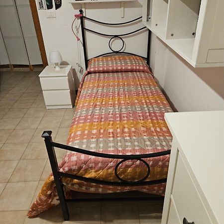 Stanza In Appartamento Privato Zona San Vitale Bologna Exteriör bild